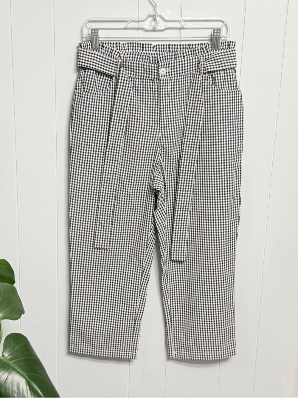 #6)  Sincerly Jules Cotton Blend Black & White Gingham Paperbag Waist Chinos M